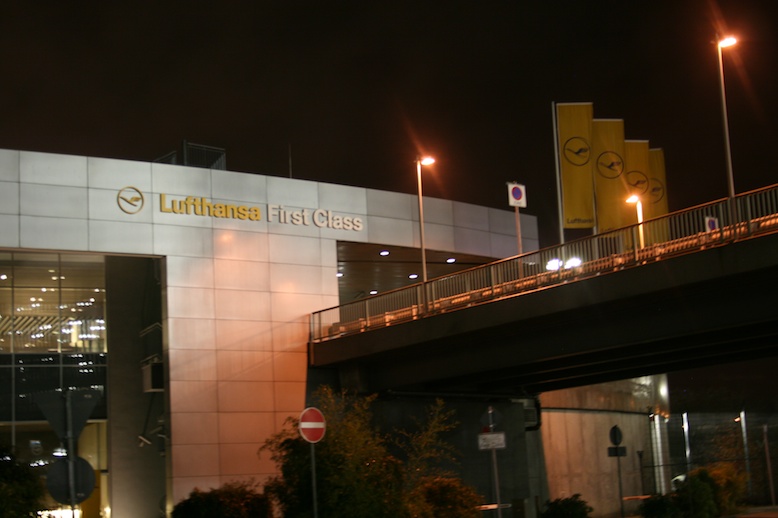 Lufthansa First Class Terminal 01