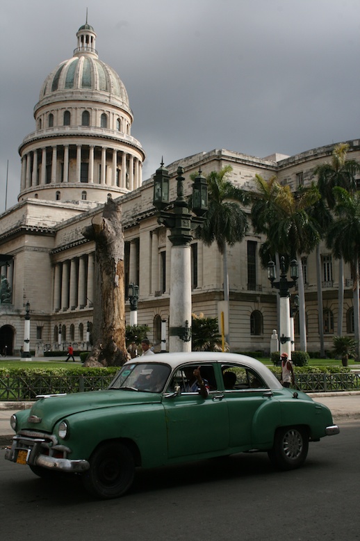 havana-cuba-classic-car-capitol-building
