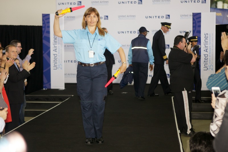 united-airlines-new-fa-pilot-uniforms-06