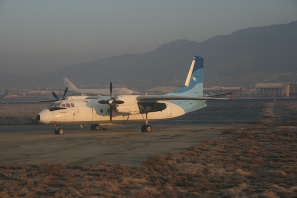 ariana-afghan-airlines-737-400-airplane-inflight-to-kabul-27