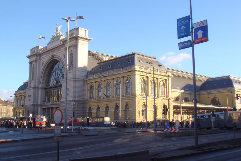 budapest-keleti-railway-station-01