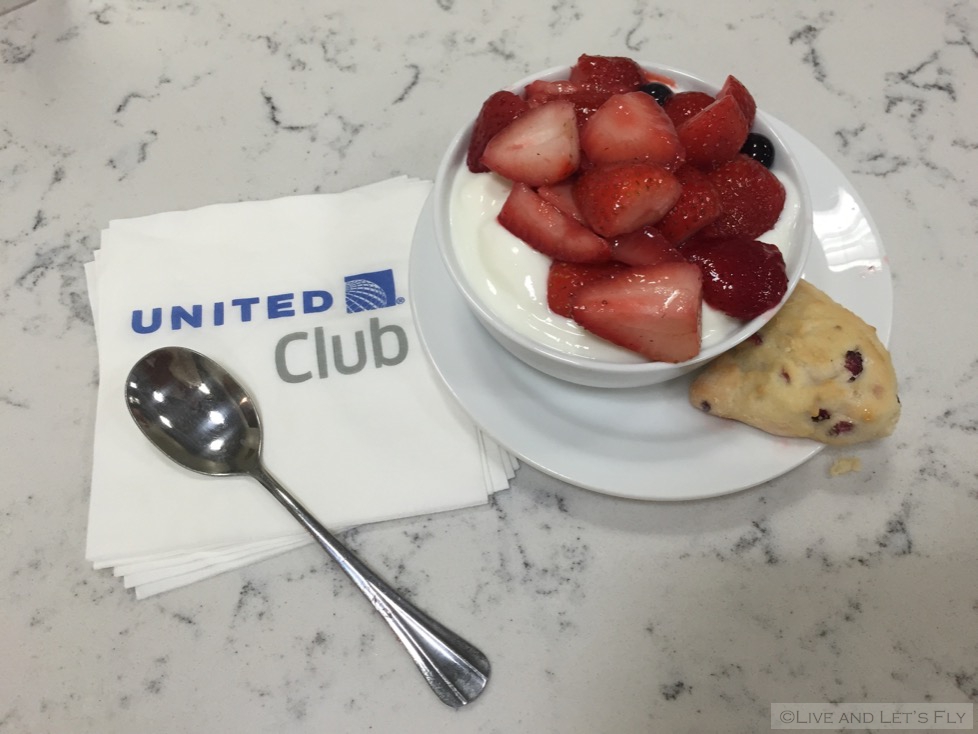 united-club-new-food-lax-06
