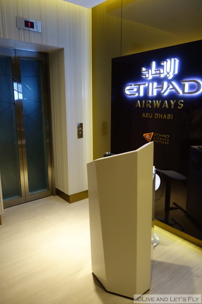 a-new-etihad-first-class-lounge-spa-abu-dhabi-05