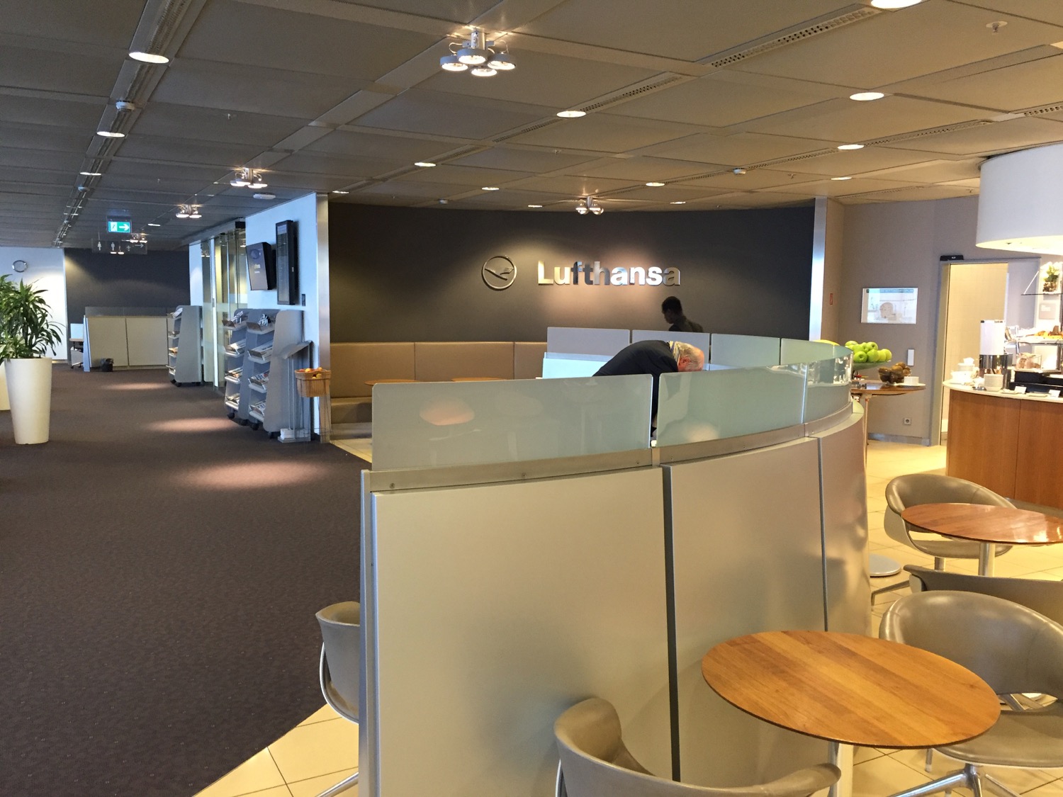 Lufthansa Senator Lounge Hamburg - 6