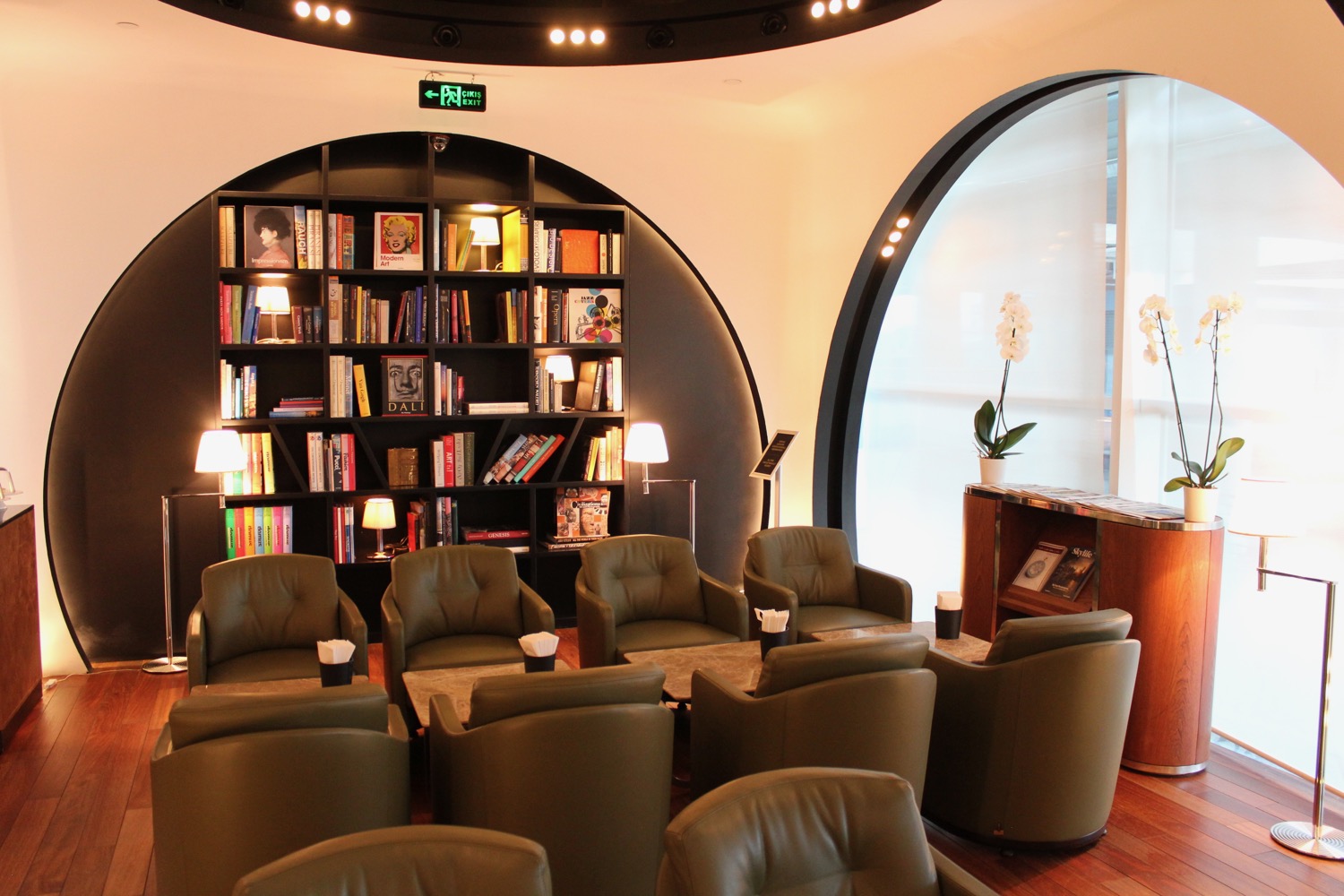 turkish-airlines-arrivals-lounge-istanbul-5