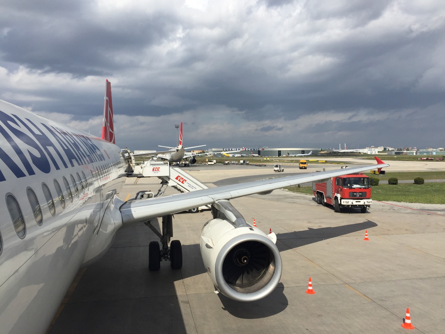 turkish-airlines-istanbul-to-hamburg-a320-6