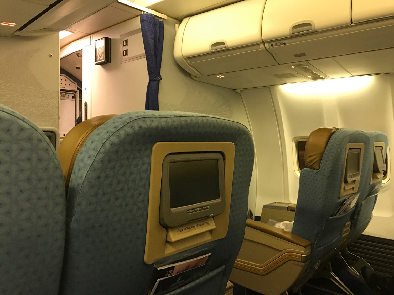 EgpytAir Cairo to Beirut 737-800 Business Class - 7