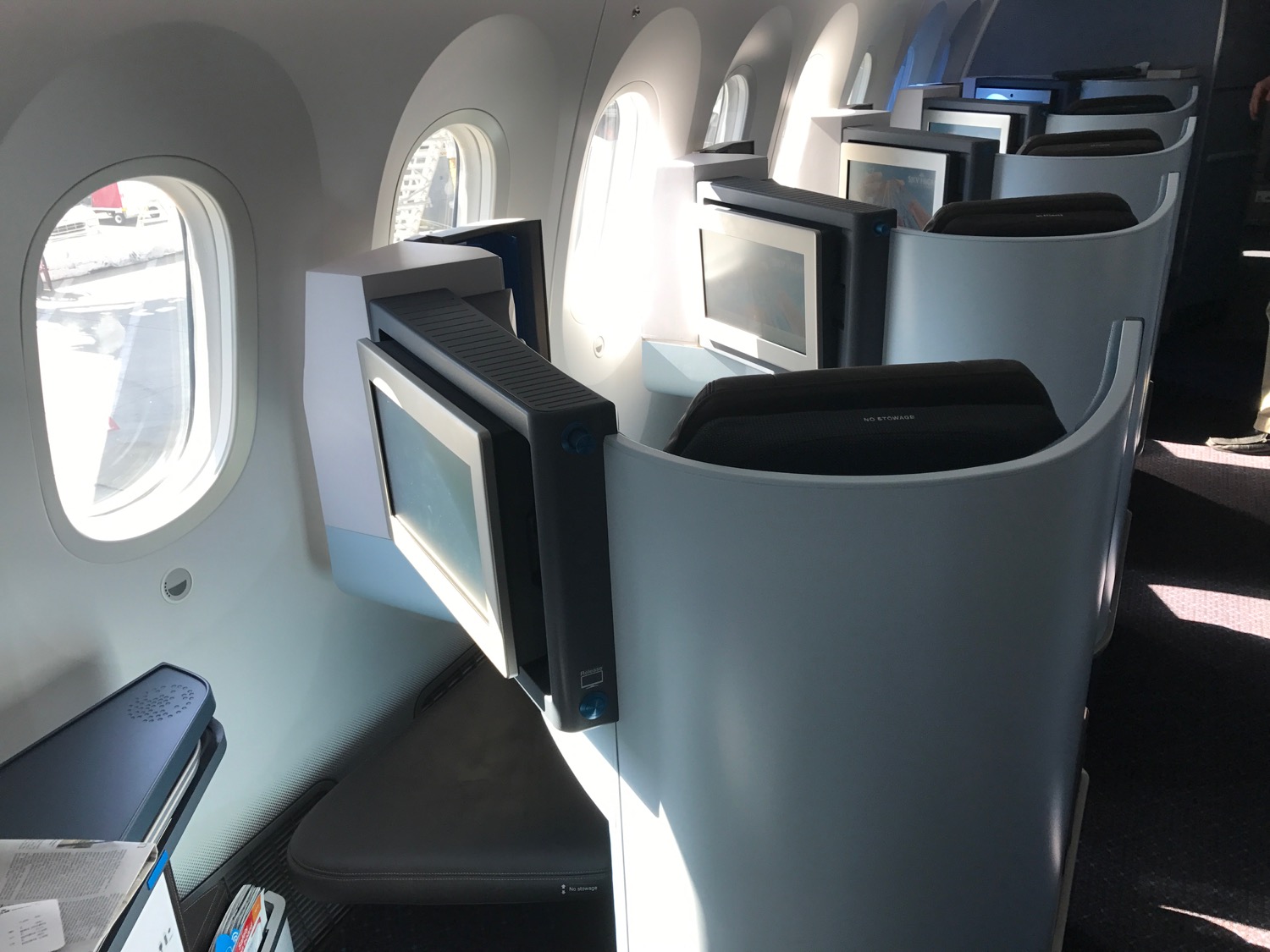 KLM 787 Business Class Review - 17