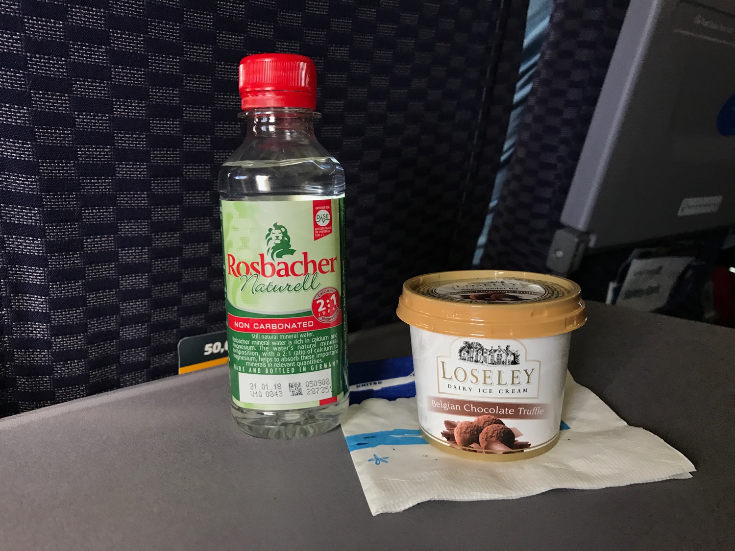 United AMS-IAH Economy Class Meal - 1