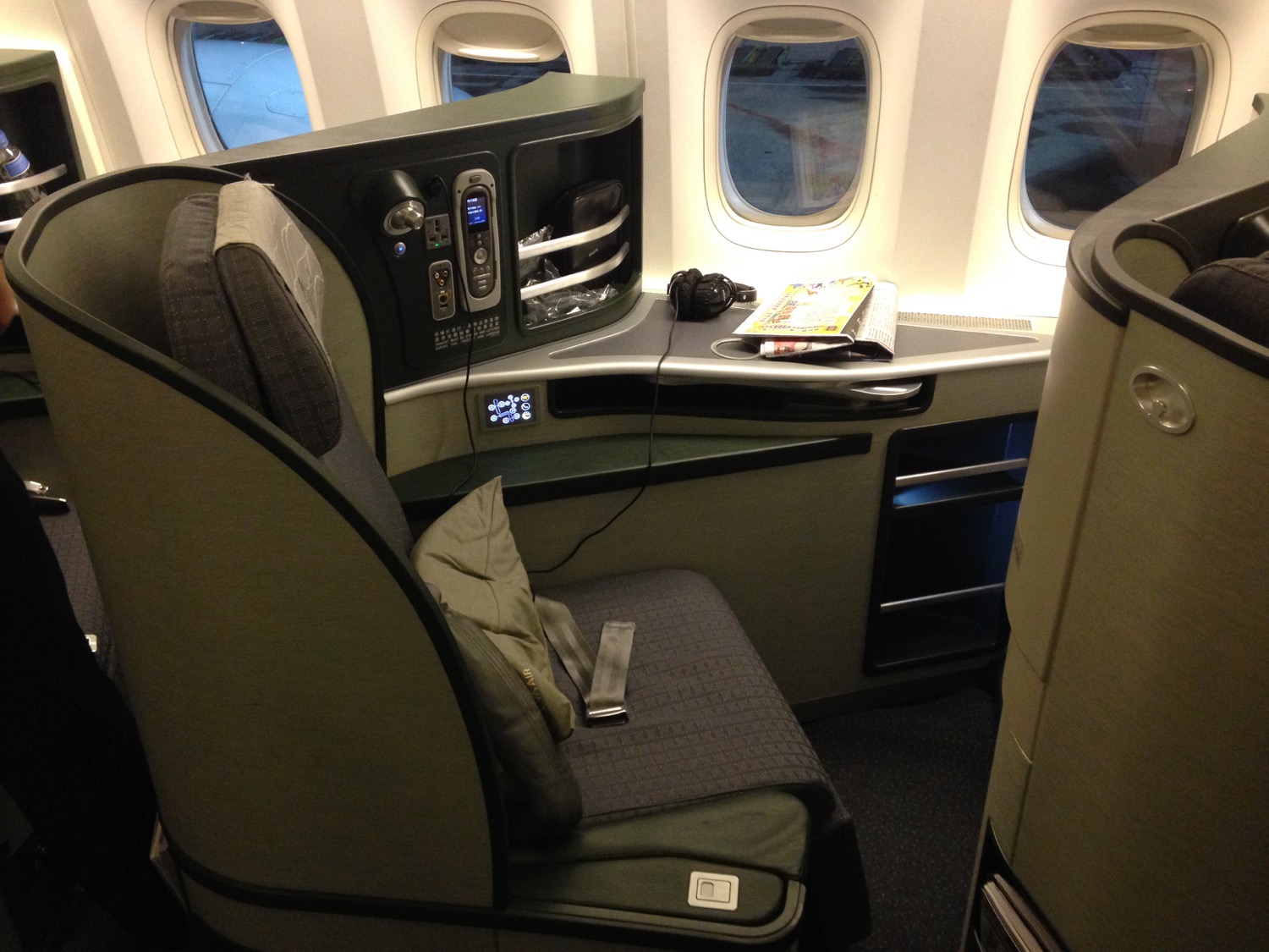 EVA 777 Business Class Review - 42