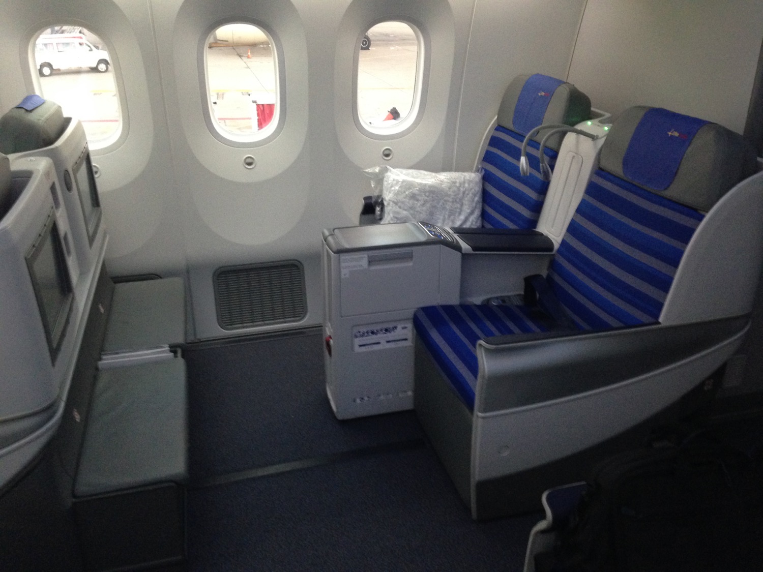 LOT Polish 787 Business Class Review - 8