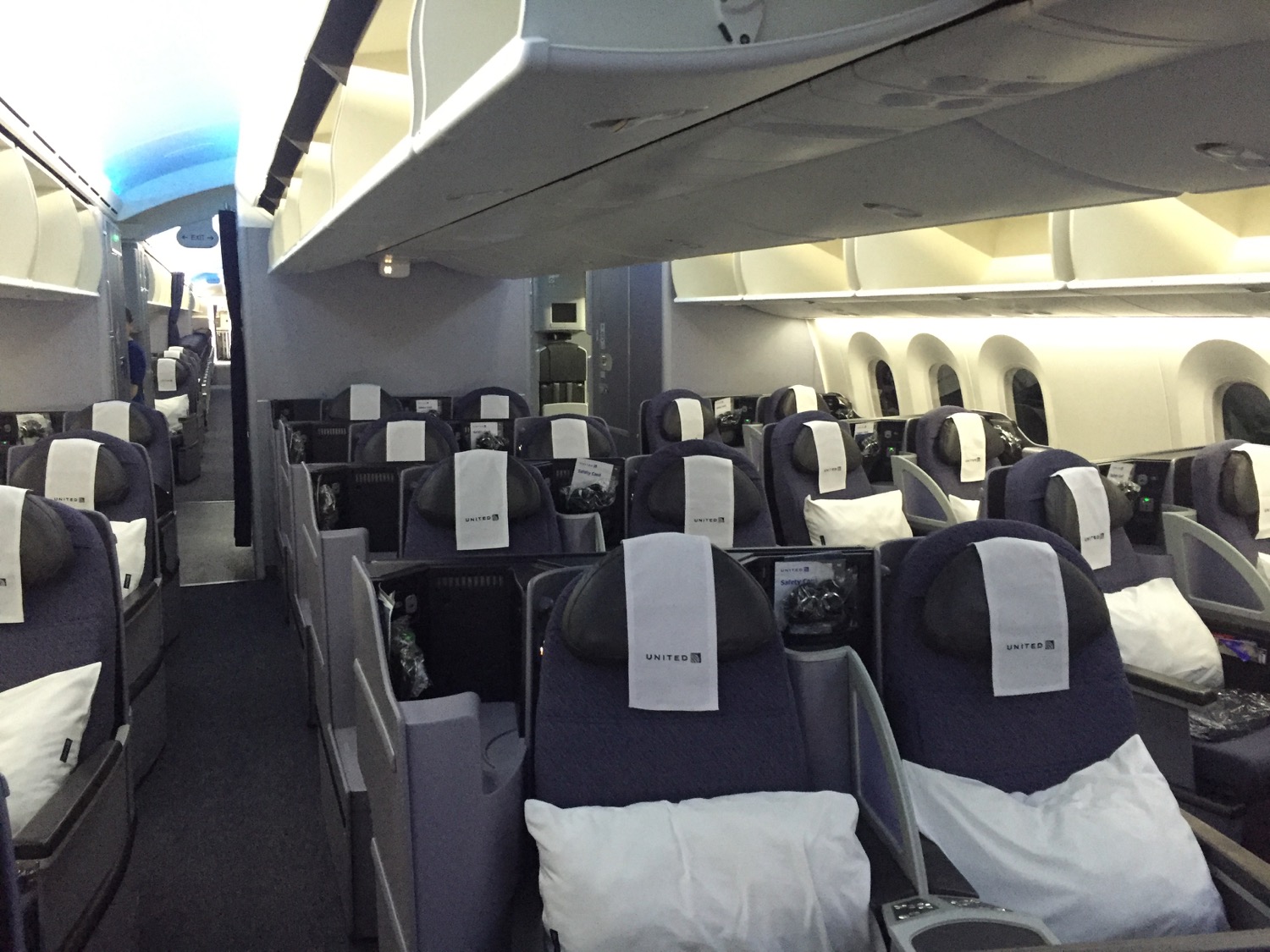 United 787-9 Polaris Class Review - 2