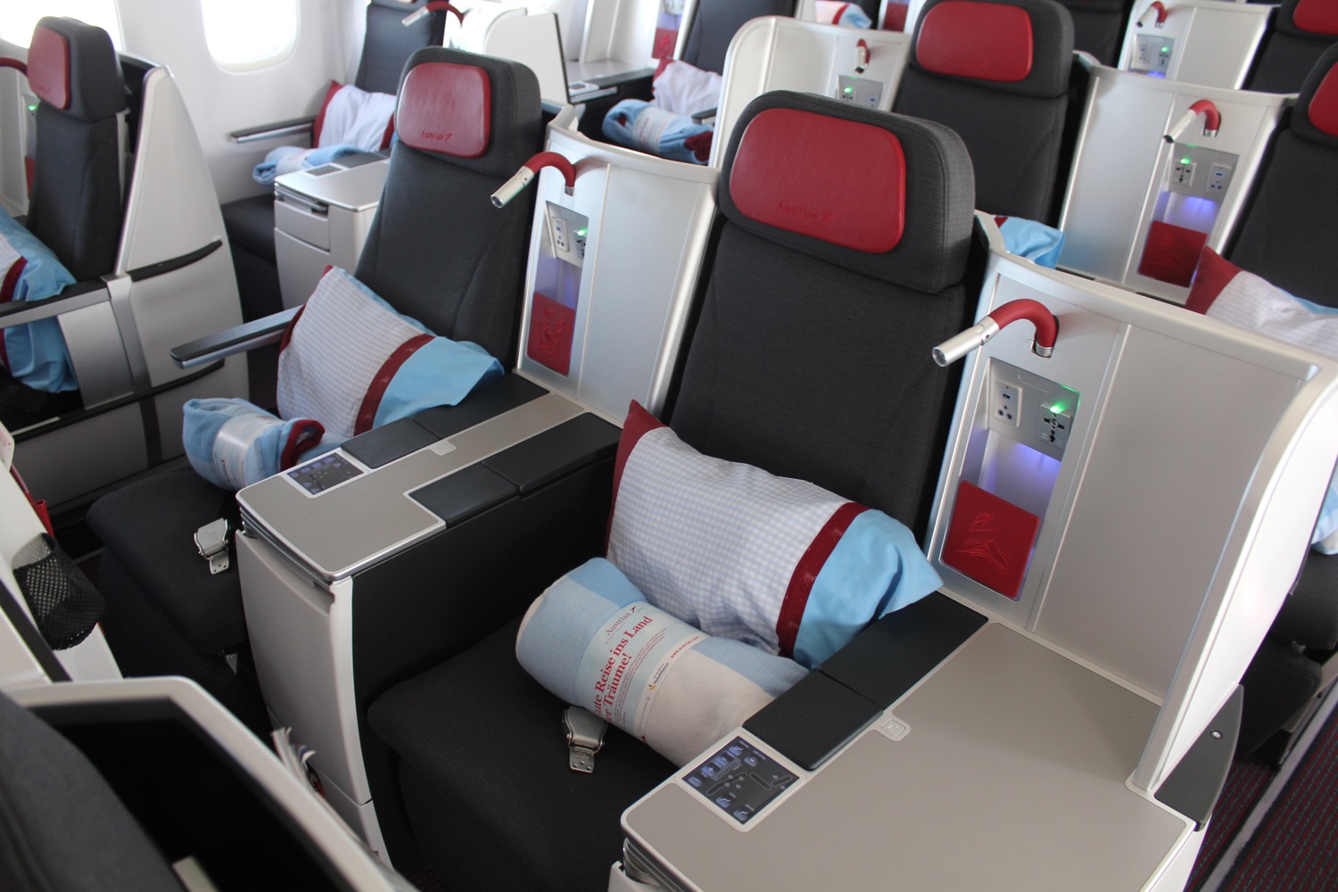 Austrian Airlines 767 Busines Class Review - 14