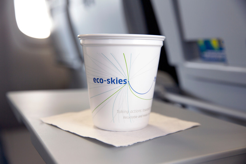 United_Airlines_New_Coffee_Cup
