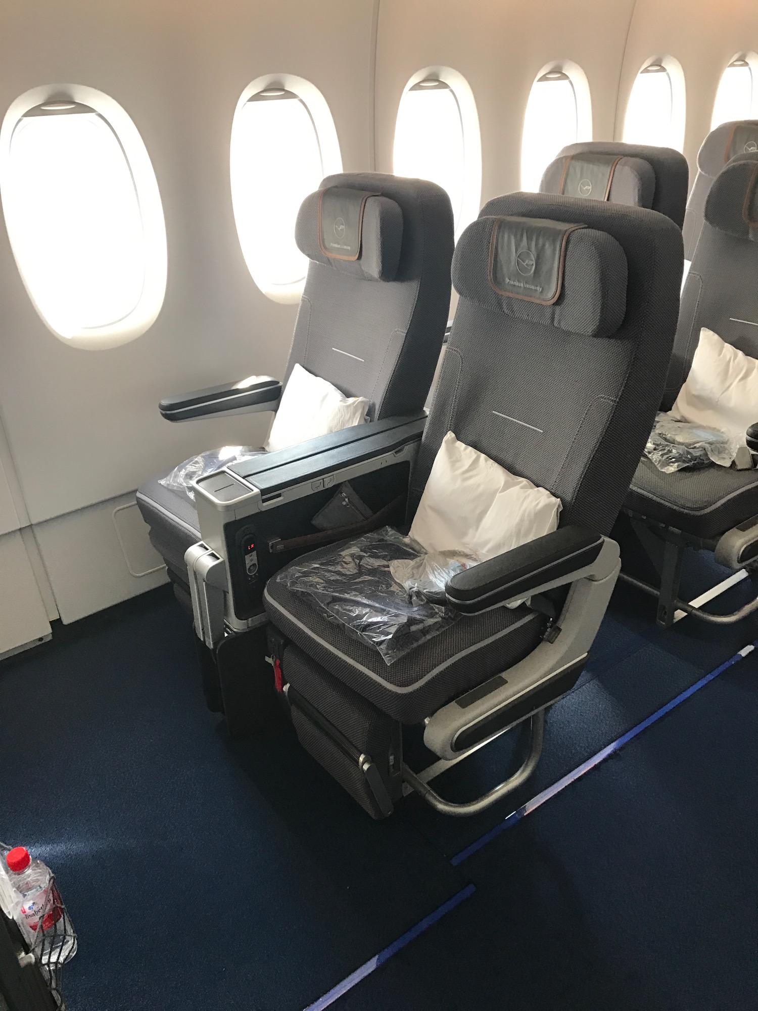 Lufthansa Premium Economy FRA-LAX - 1