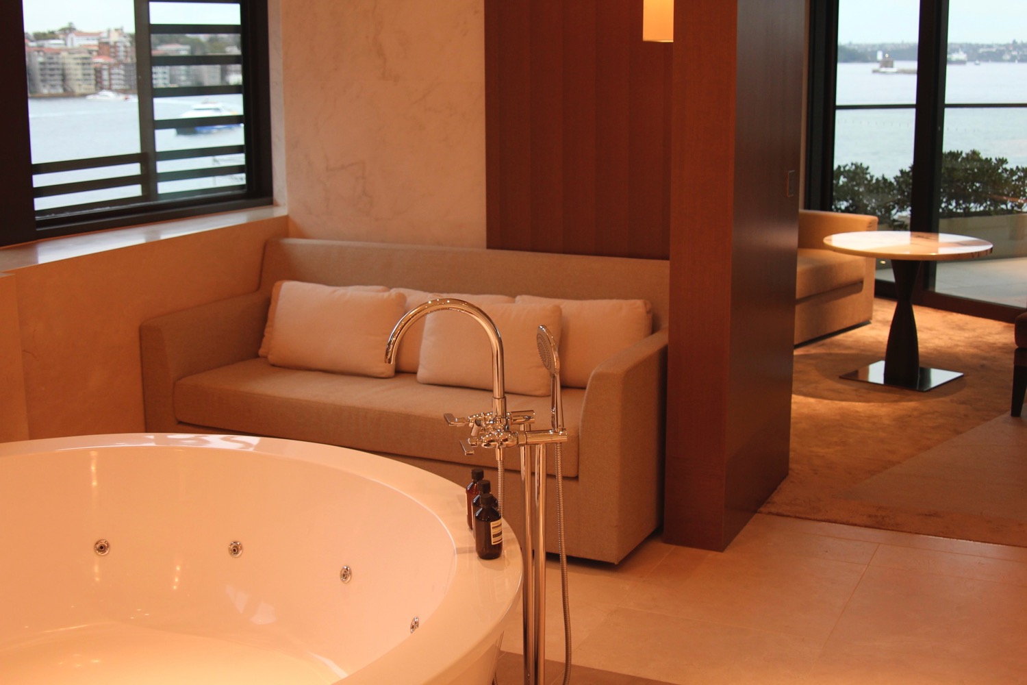a bathtub in a room