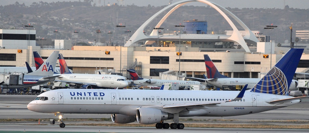 United 757-200 at LAX