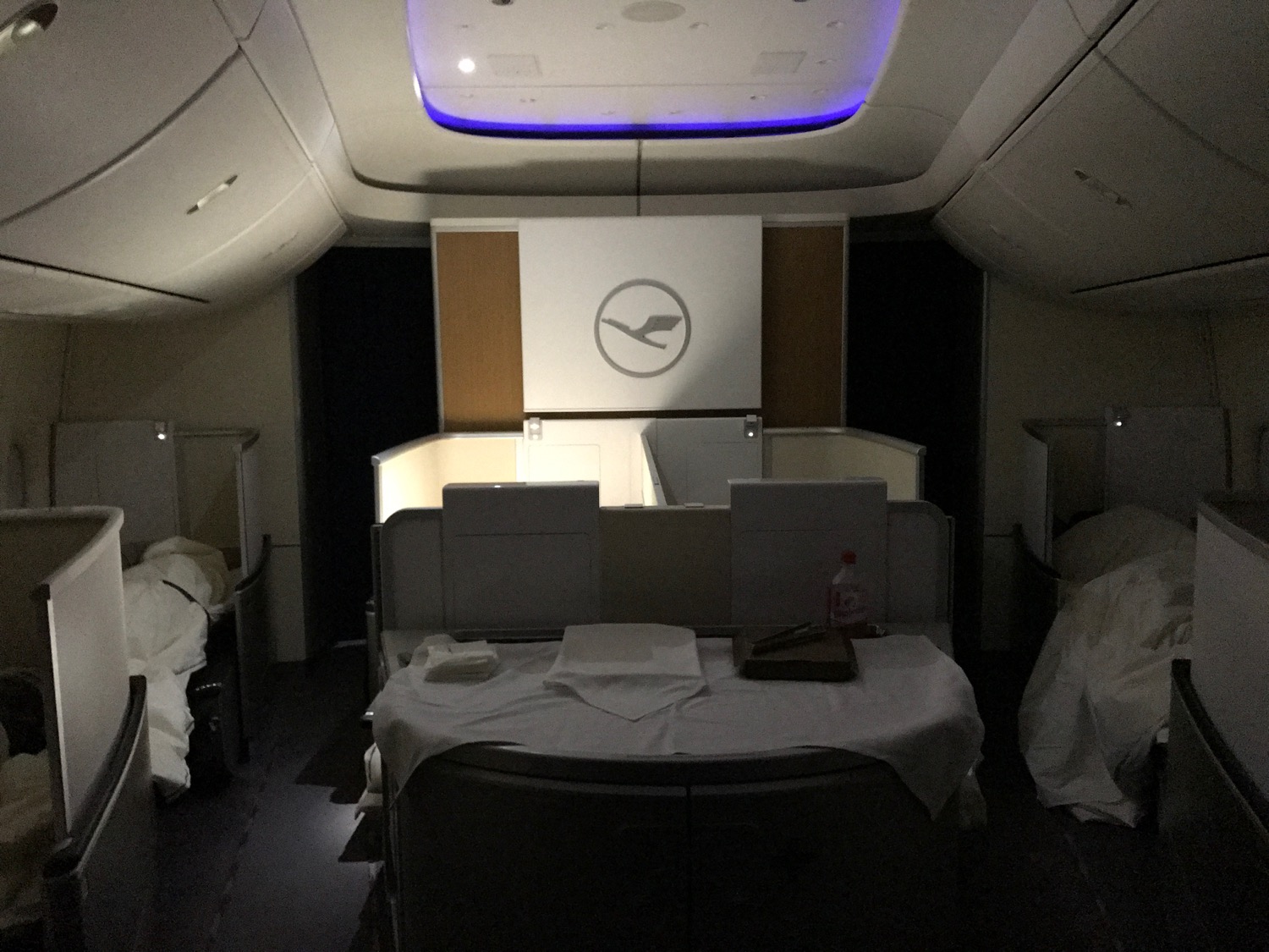 Review Lufthansa 747 8 First Class Los Angeles To Frankfurt Live And Let S Fly