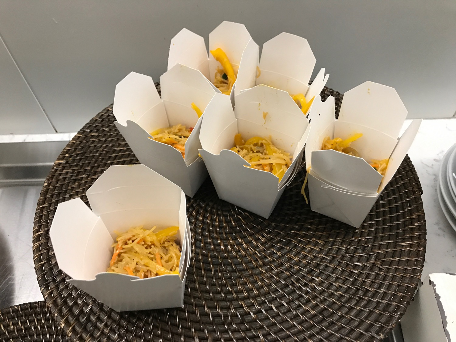 a group of take out food containers