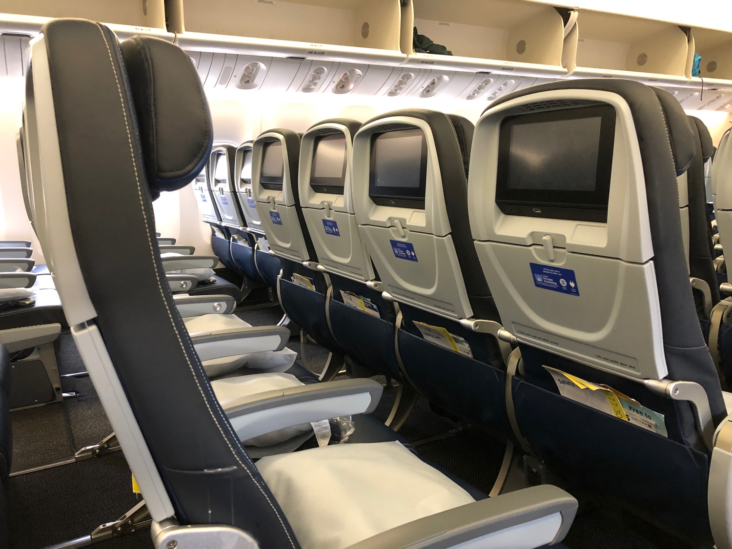 Review United 777 300er Economy Class Frankfurt To San