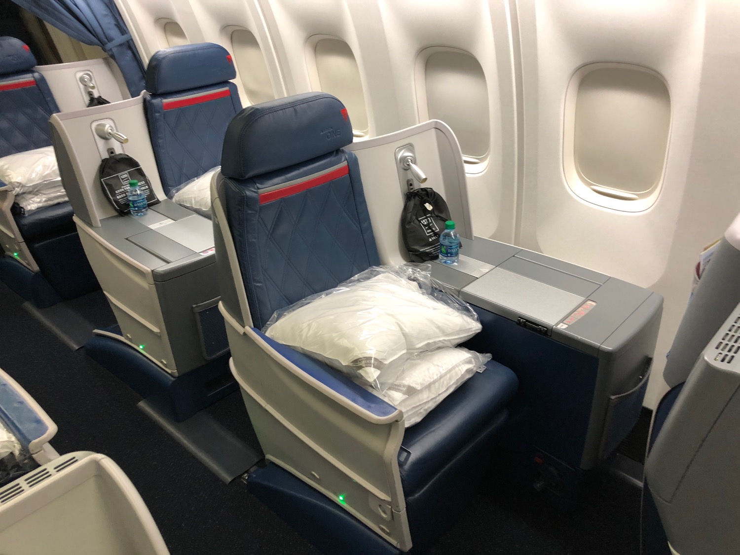 Review Delta 767 300 Business Class Honolulu To Los Angeles