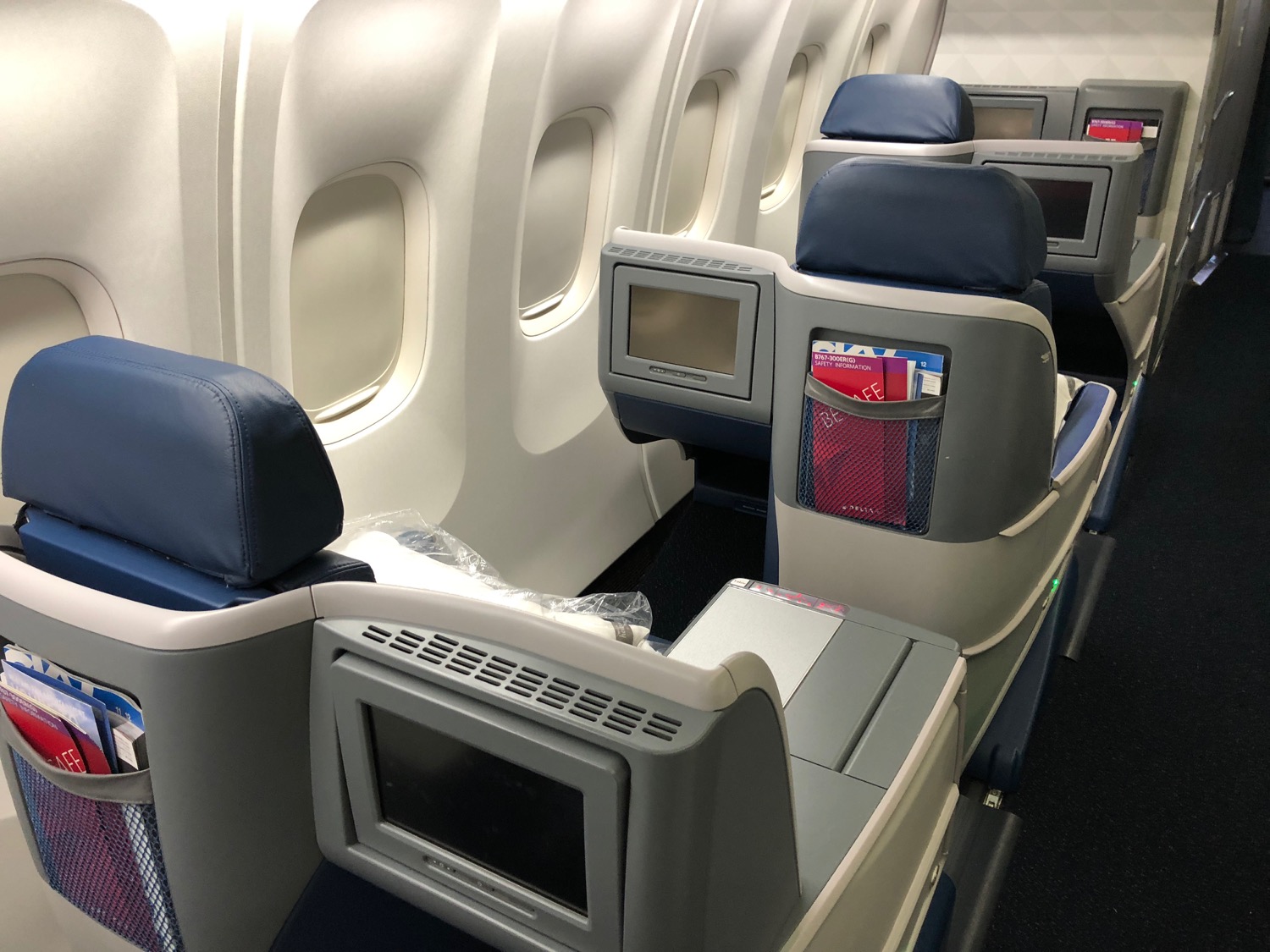 Review Delta 767 300 Business Class Honolulu To Los Angeles