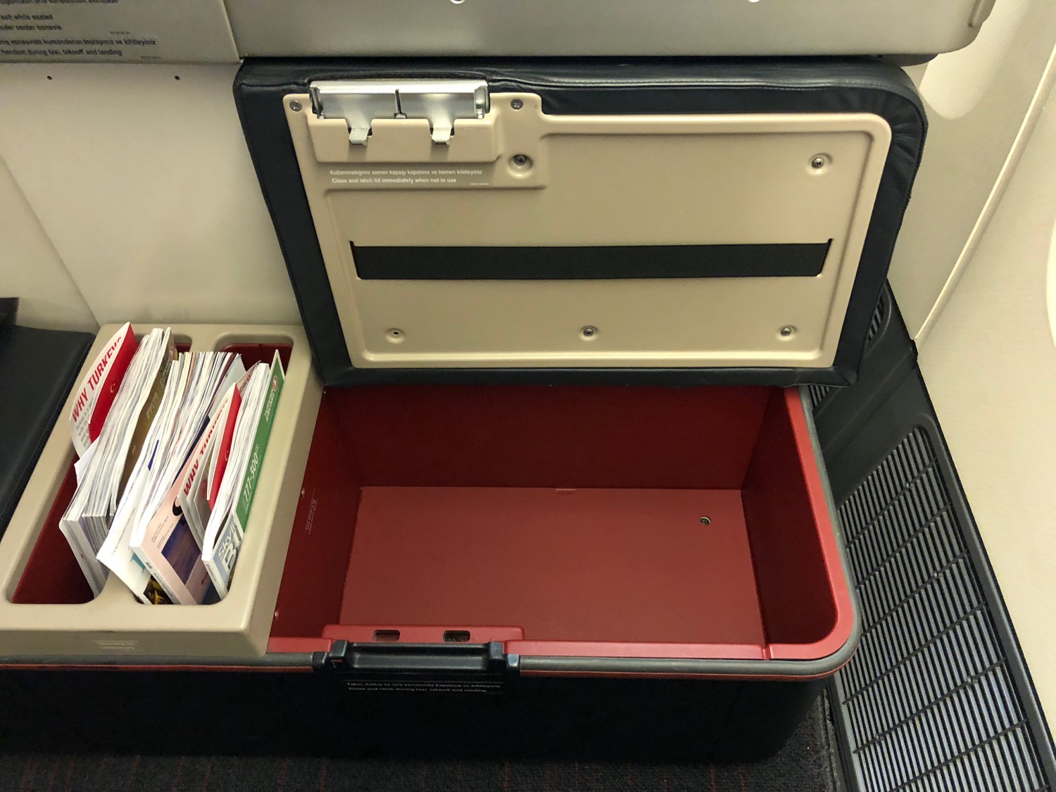 a open suitcase with a lid open
