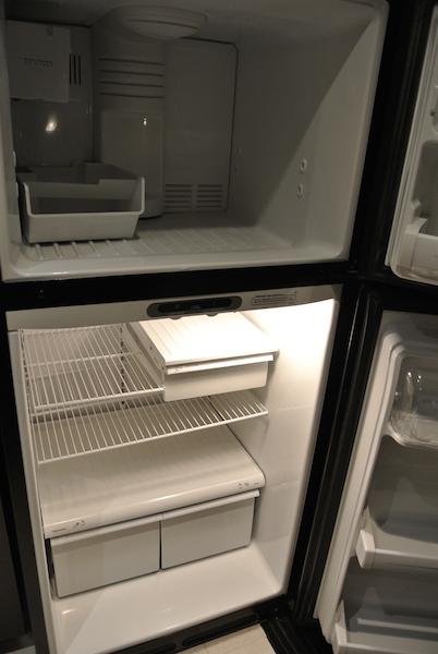 Full size, empty fridge
