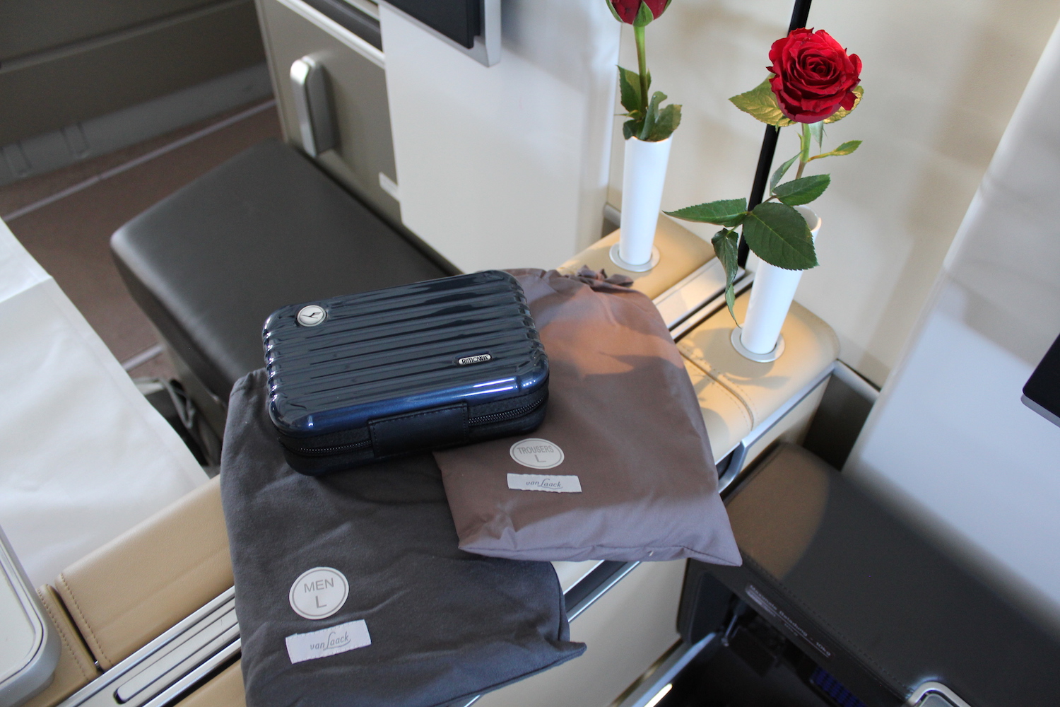 First Class: Lufthansa vs. SWISS - Live and Let's Fly