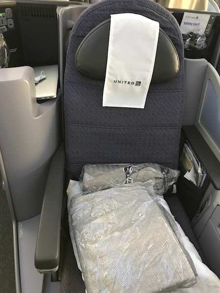 The "just-okay-but-not-Polaris-United-787-business-class" seat