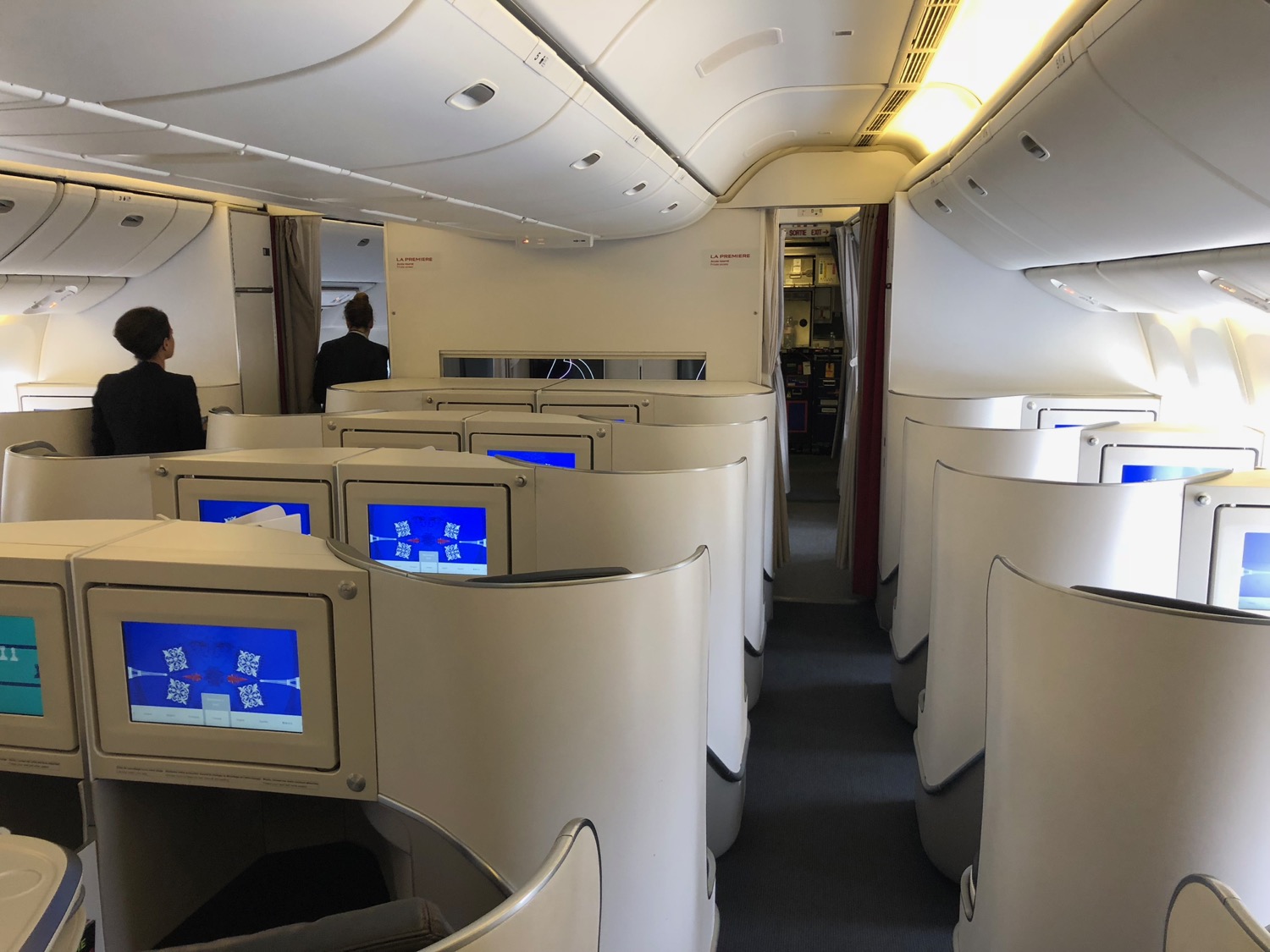 Review: Air France 777-300ER Business Class Paris To Dubai - Live and Let's Fly