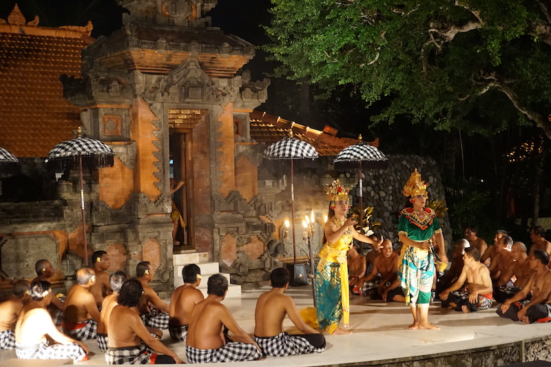 Bali dinner dancers