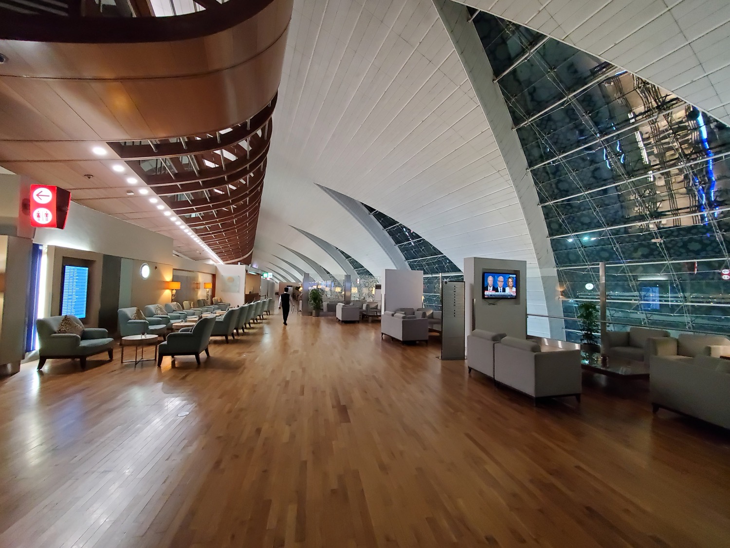 Emirates First Class Lounge B Concourse Review