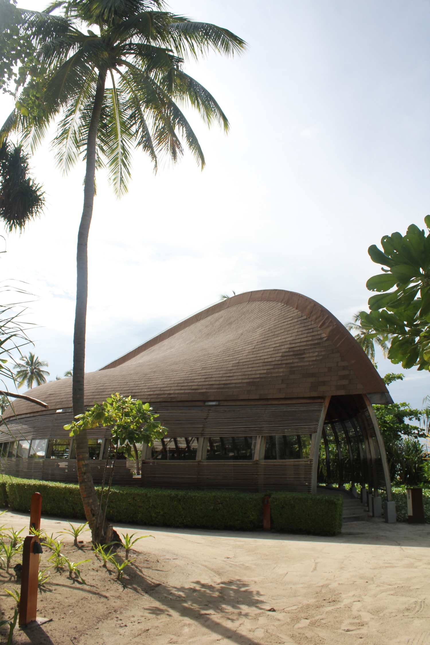 a building with a curved roof