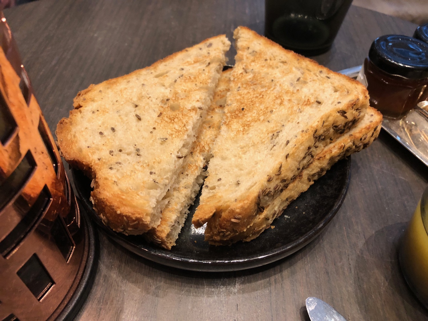 a plate of toast on a table